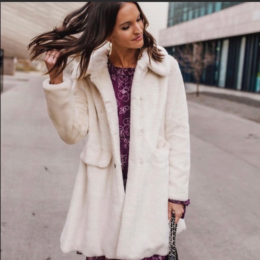 Gal Meets Glam Paulina Coat (NWT). Never been worn! Smoke/pet free home.